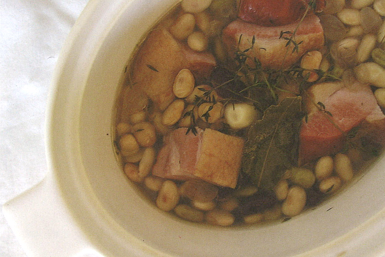 豆とベーコンの水煮